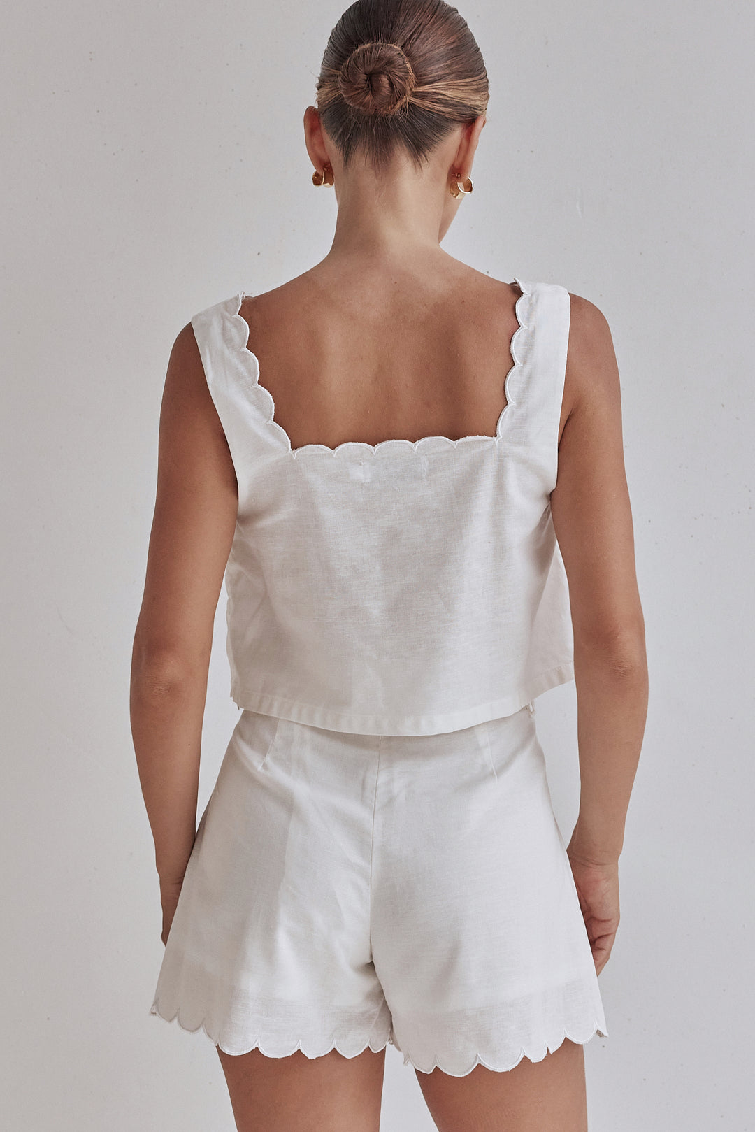 White Linen Shorts with Scalloped Hem – Lightweight & Chic-4