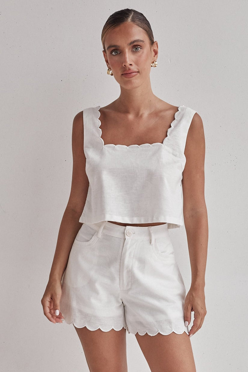 White Linen Shorts with Scalloped Hem – Lightweight &amp; Chic-0