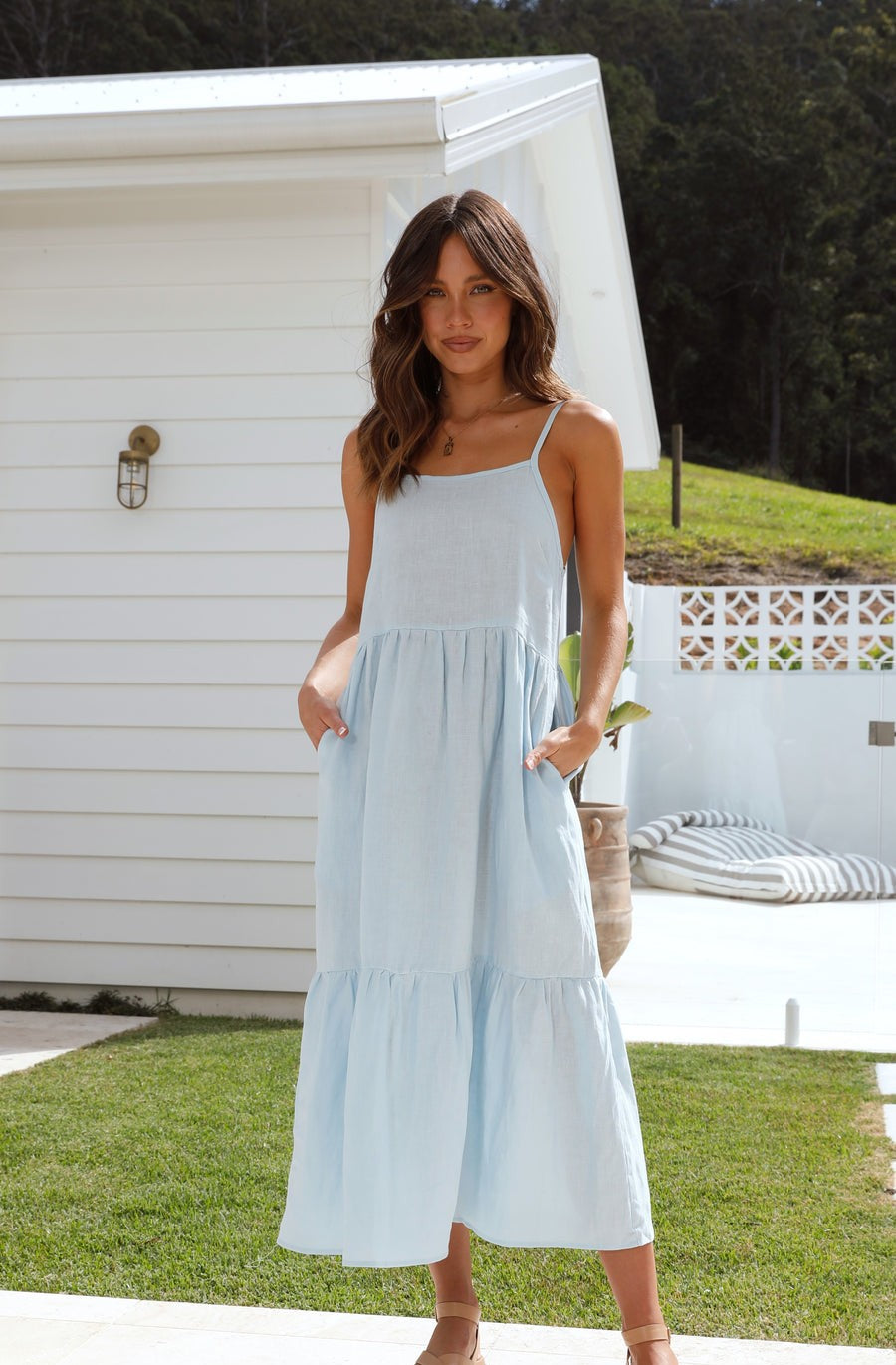 Vestido escalonado 100% lino azul claro